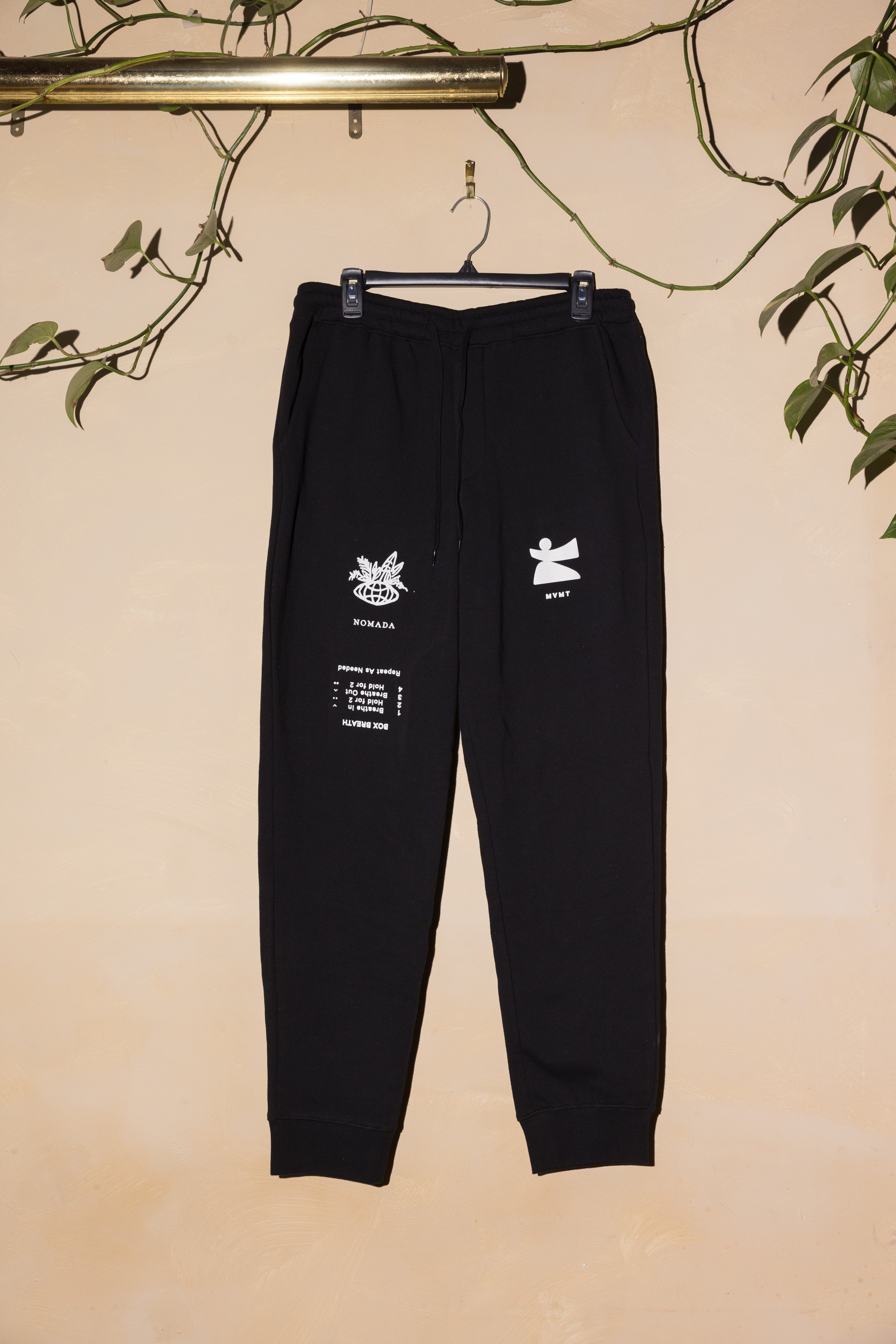 NOMADA mvmt joggers