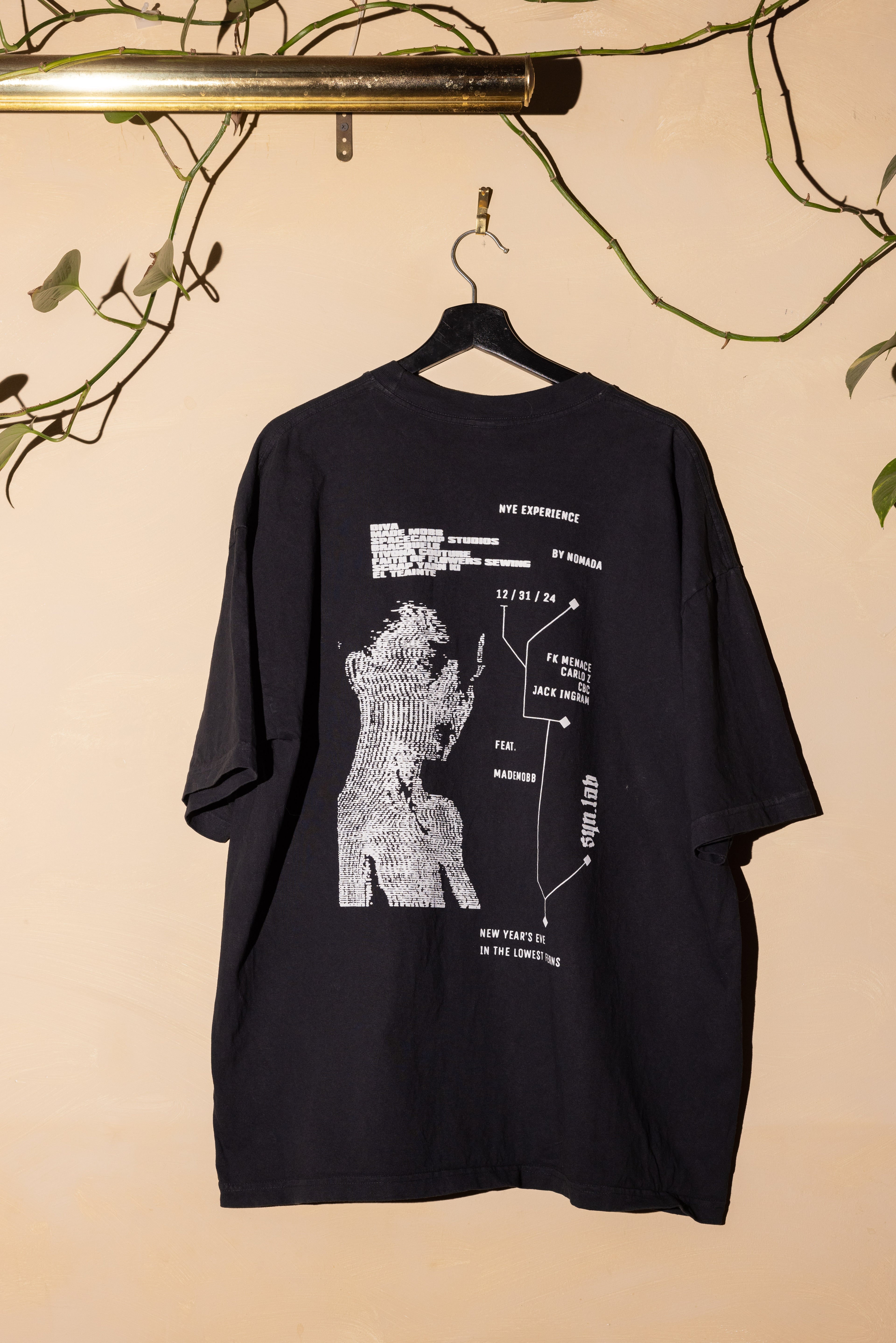 NOMADA 'Echo Base' t